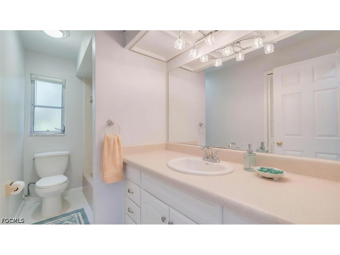 5657 Eichen Circle E Fort Myers FL 33919 2026021597 image32