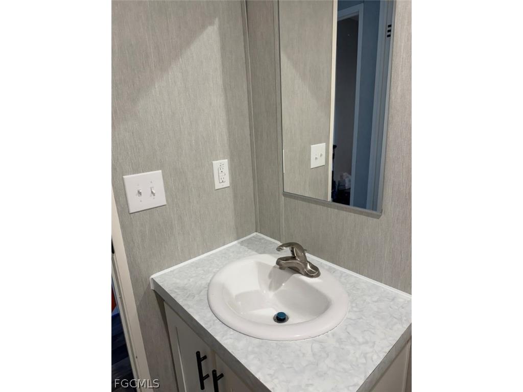 566 Avenida Del Sur Avenue Montura Ranches FL 33440 2026013333 image12