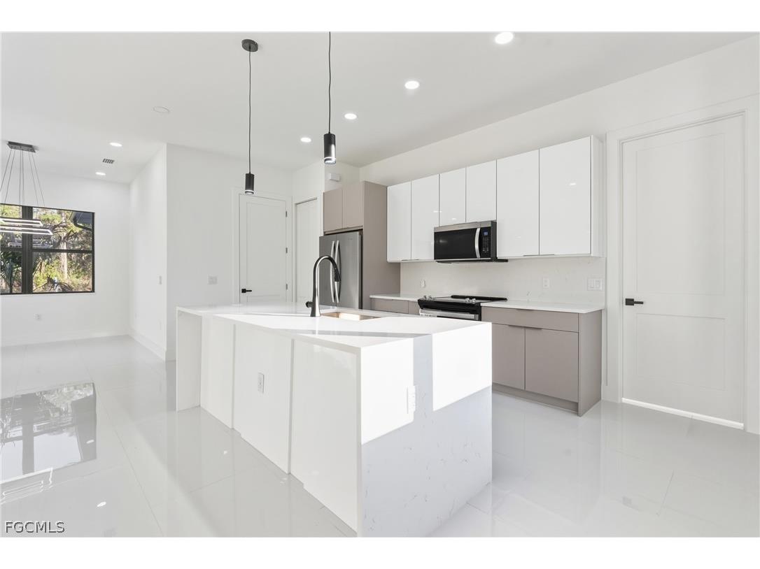 566 Eisenhower Boulevard Lehigh Acres FL 33974 2026009550 image11