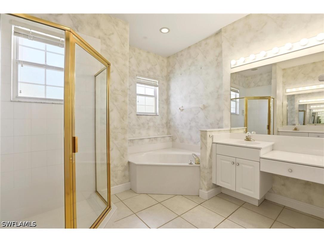 566 Vintage Reserve Lane #21-D Naples FL 34119 226016260 image33