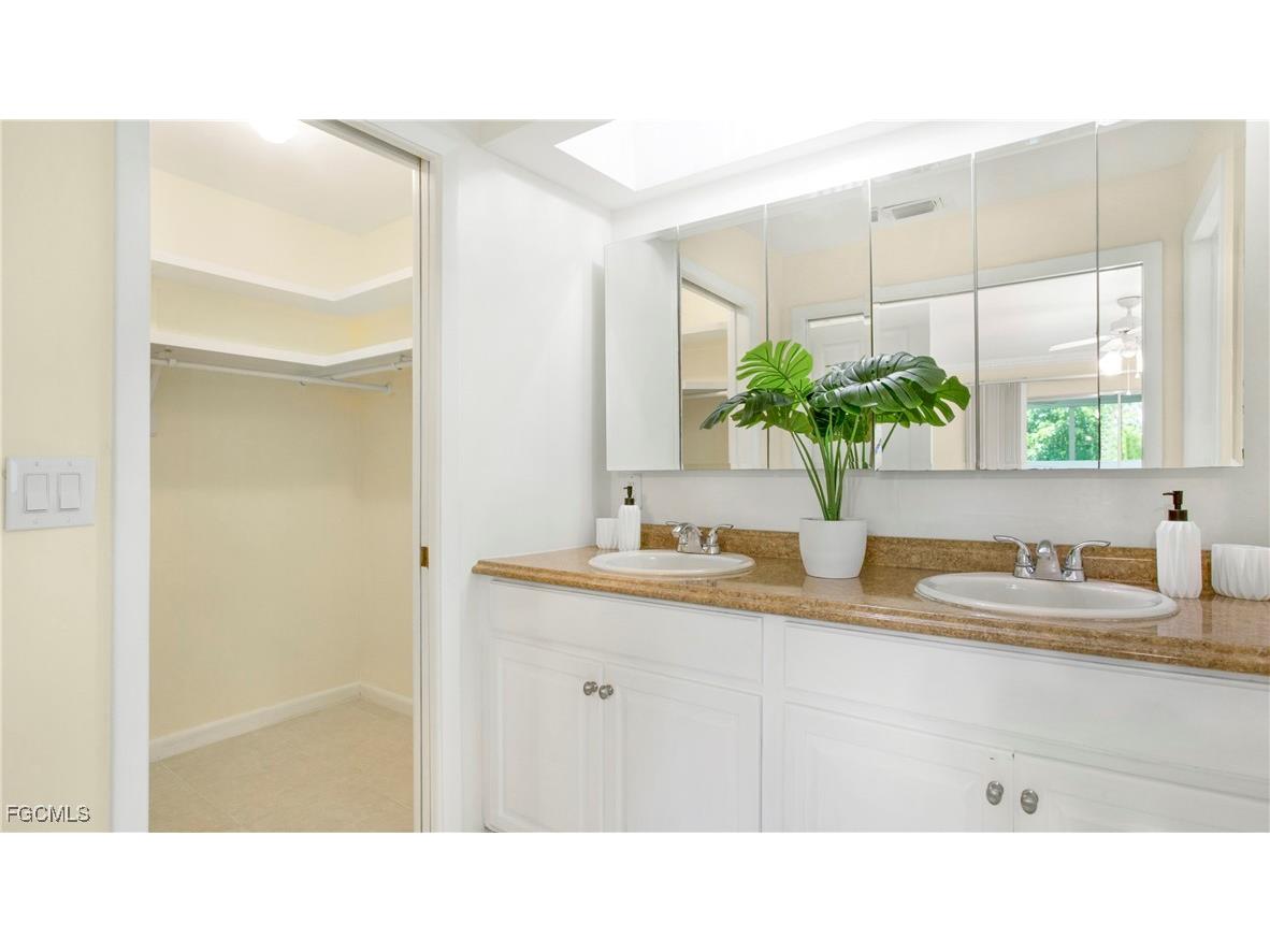 5661 Eichen Circle E Fort Myers FL 33919 2025004750 image17