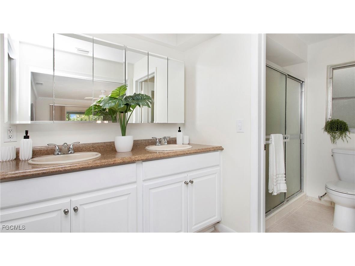 5661 Eichen Circle E Fort Myers FL 33919 2025004750 image18