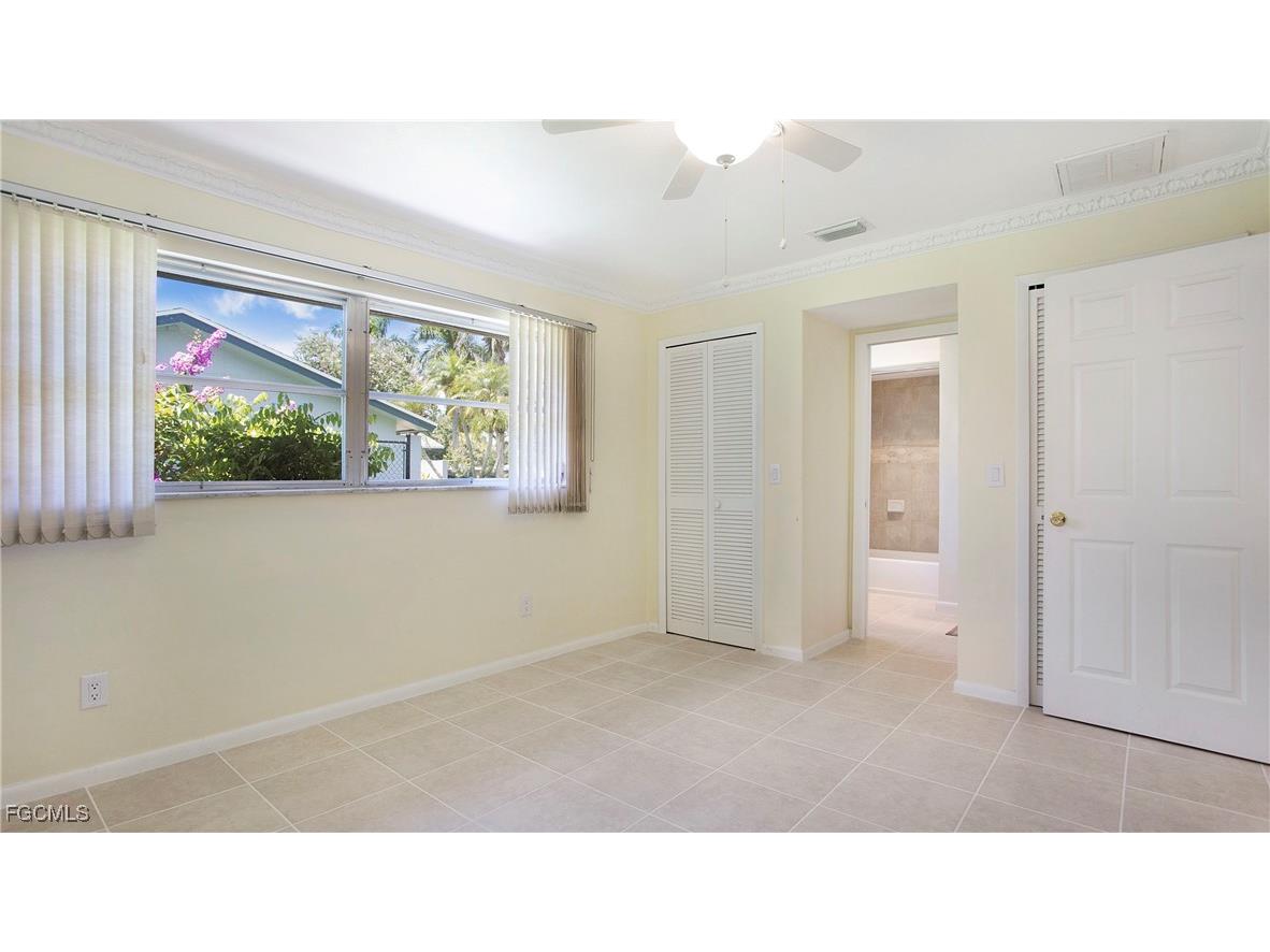 5661 Eichen Circle E Fort Myers FL 33919 2025004750 image20