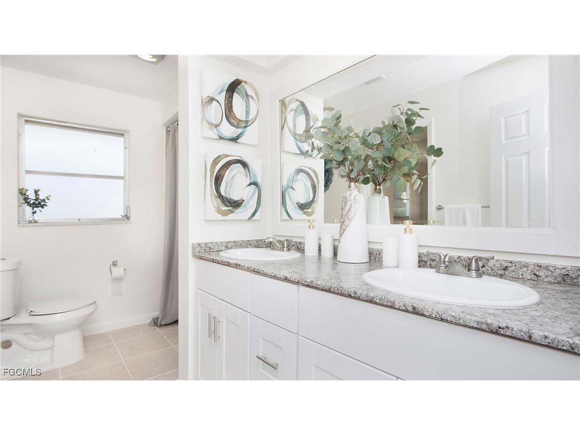 5661 Eichen Circle E Fort Myers FL 33919 2025004750 image21