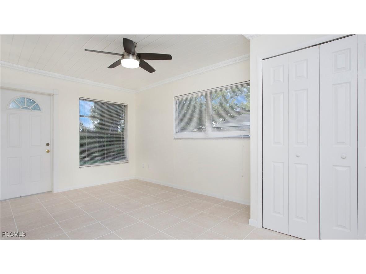 5661 Eichen Circle E Fort Myers FL 33919 2025004750 image24