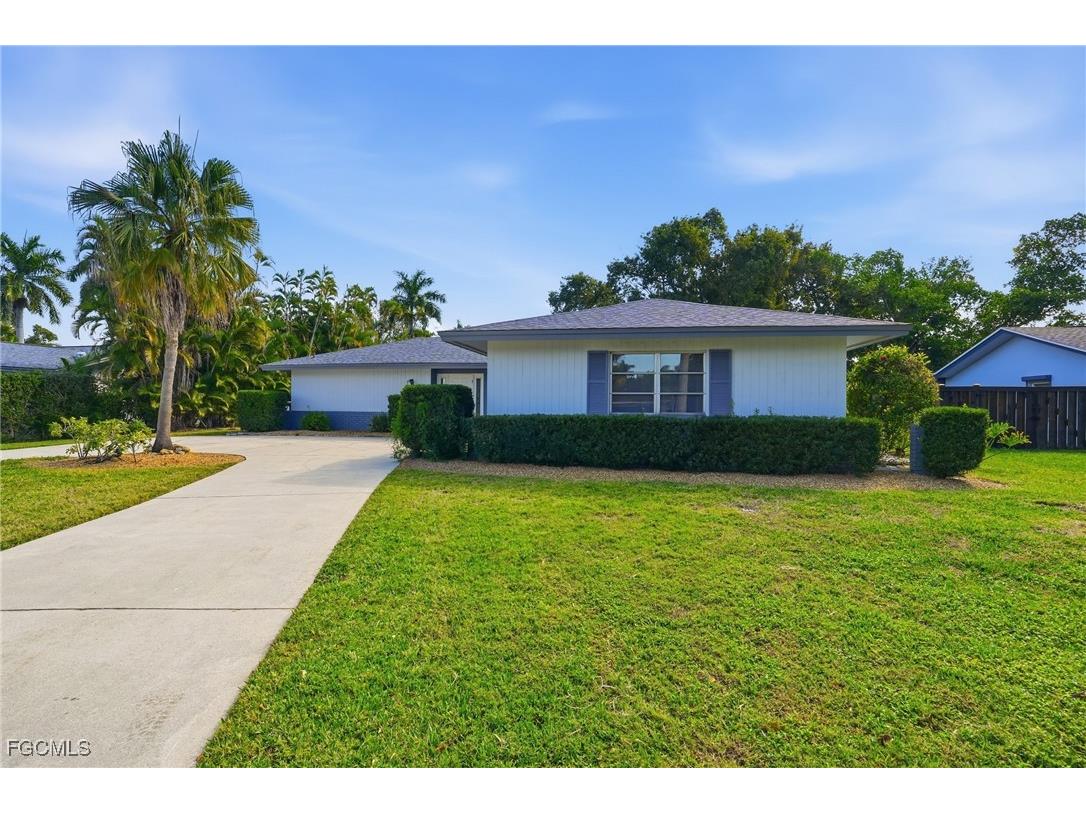 5661 Eichen Circle E Fort Myers FL 33919 2026002096 image1