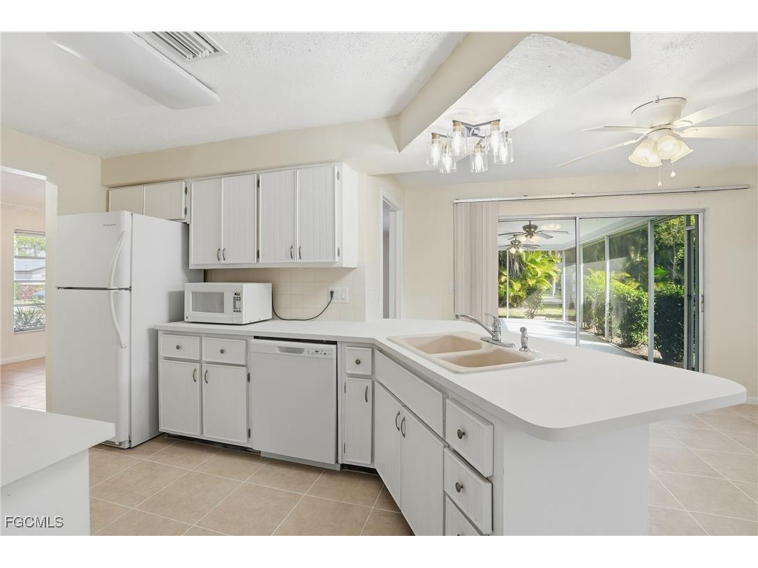 5661 Eichen Circle E Fort Myers FL 33919 2026002096 image10