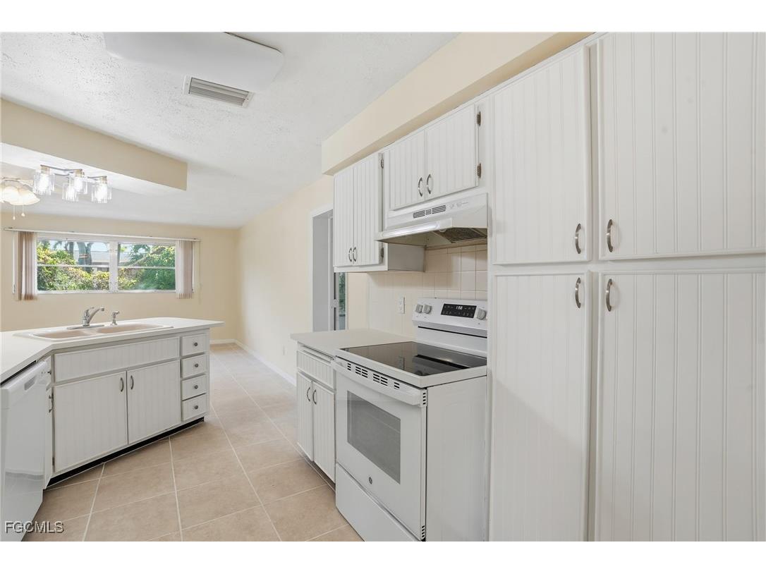 5661 Eichen Circle E Fort Myers FL 33919 2026002096 image11