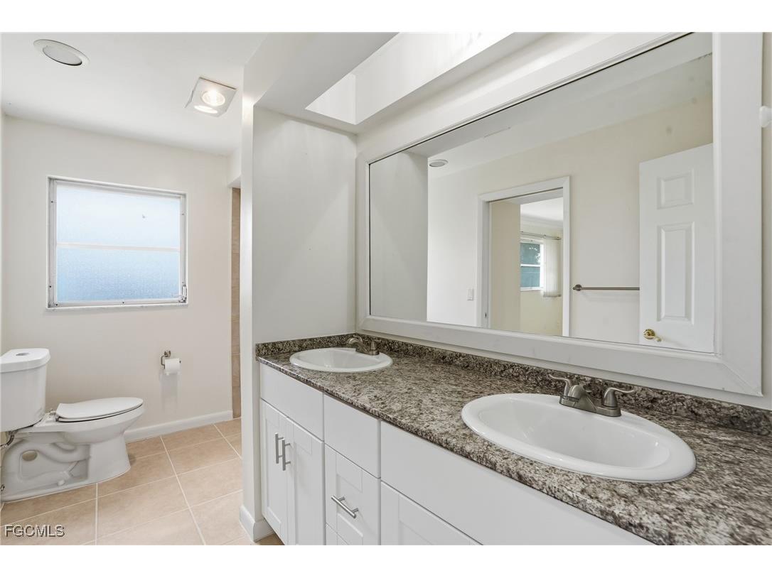 5661 Eichen Circle E Fort Myers FL 33919 2026002096 image21