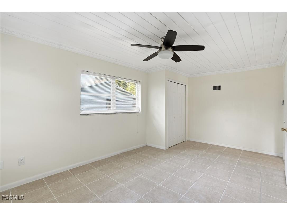 5661 Eichen Circle E Fort Myers FL 33919 2026002096 image23