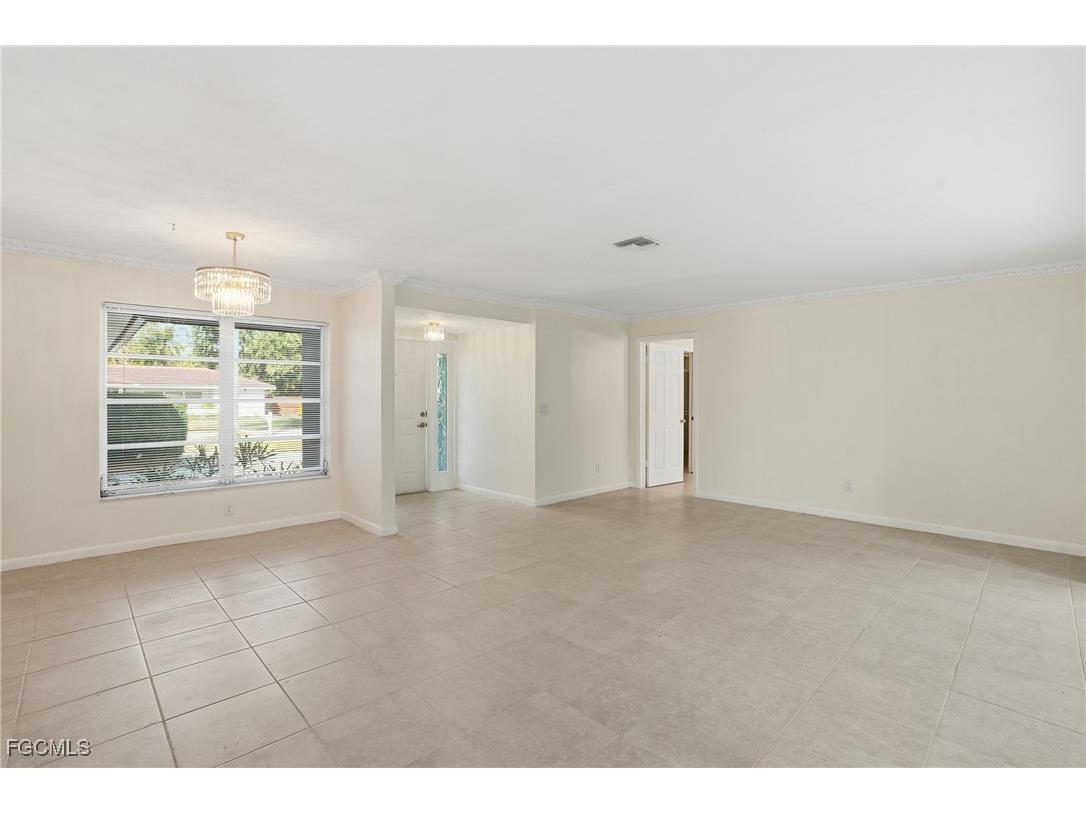 5661 Eichen Circle E Fort Myers FL 33919 2026002096 image4