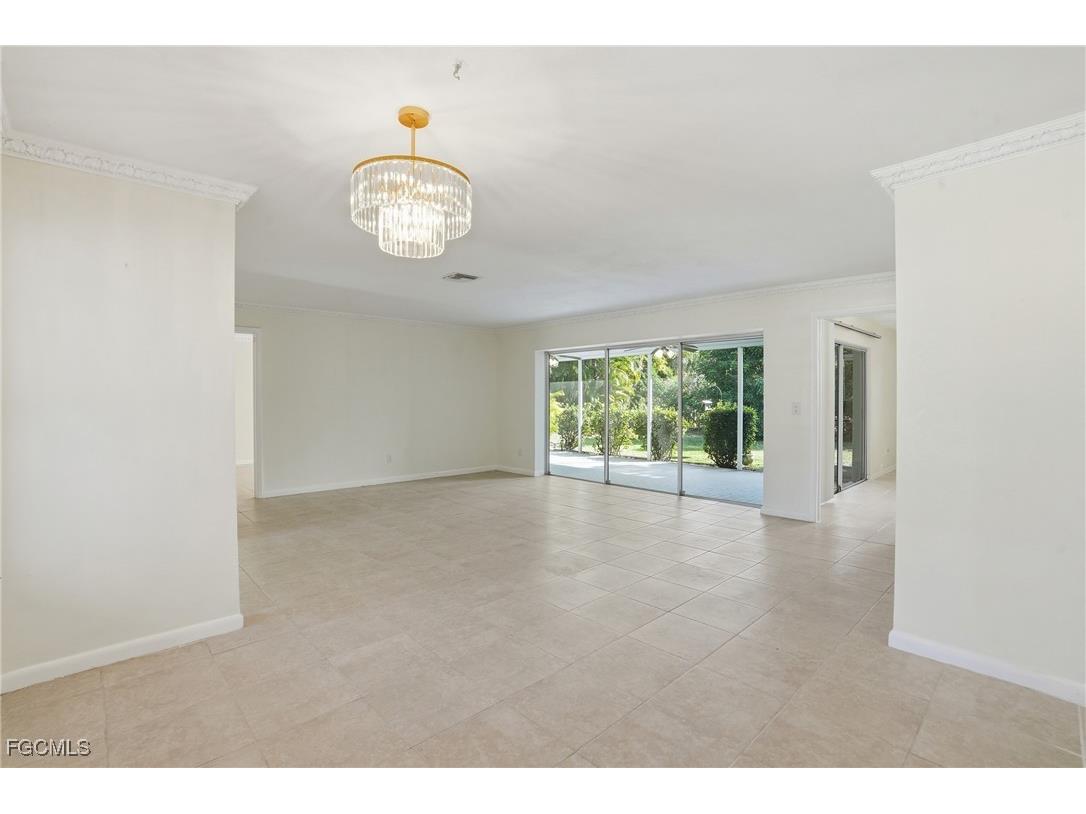 5661 Eichen Circle E Fort Myers FL 33919 2026002096 image7