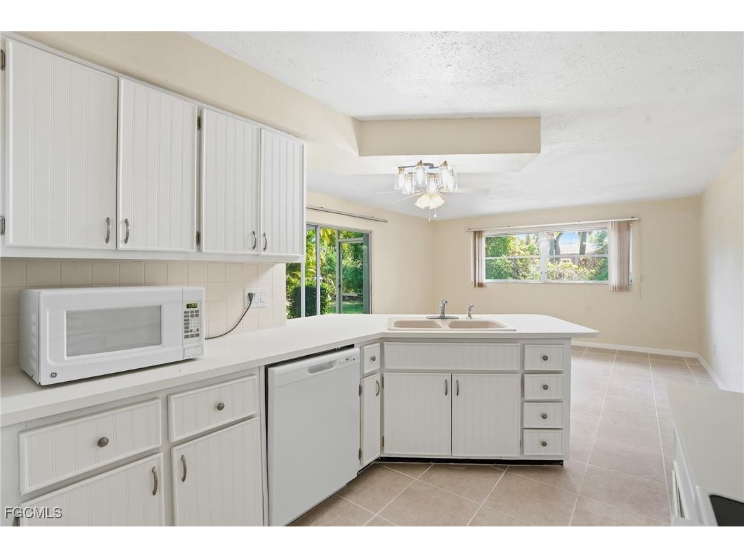 5661 Eichen Circle E Fort Myers FL 33919 2026002096 image9