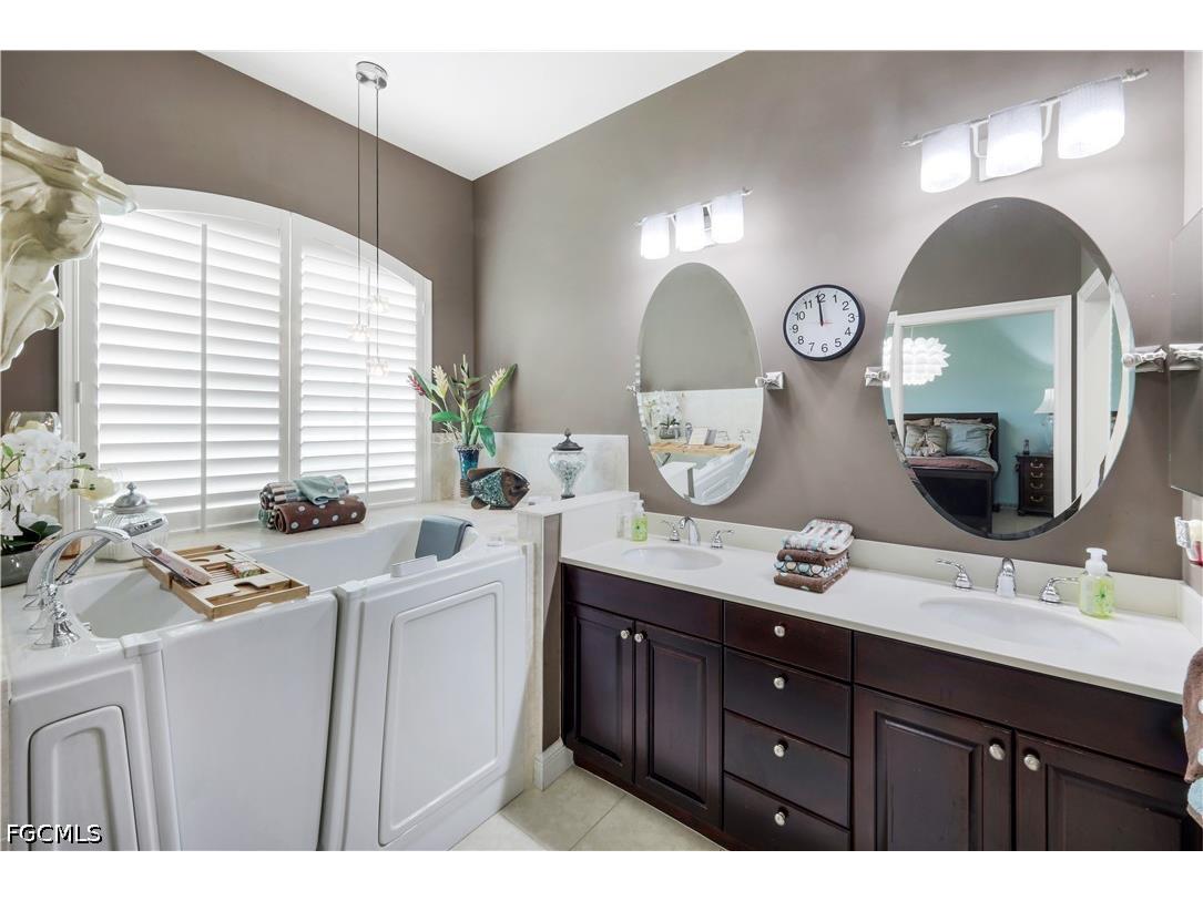 5661 Kensington Loop Fort Myers FL 33912 2026025481 image13