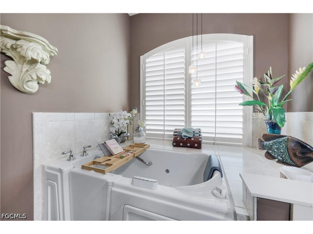 5661 Kensington Loop Fort Myers FL 33912 2026025481 image15