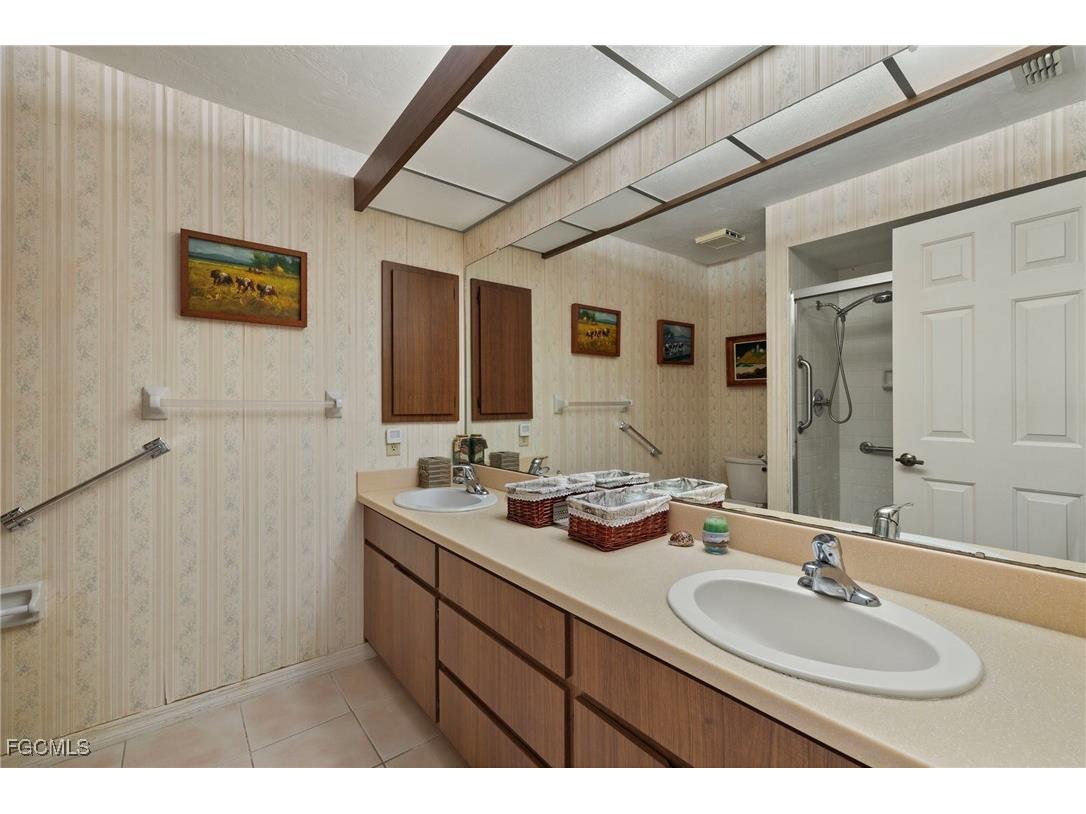 5665 Arvine Circle Fort Myers FL 33919 2026003338 image18