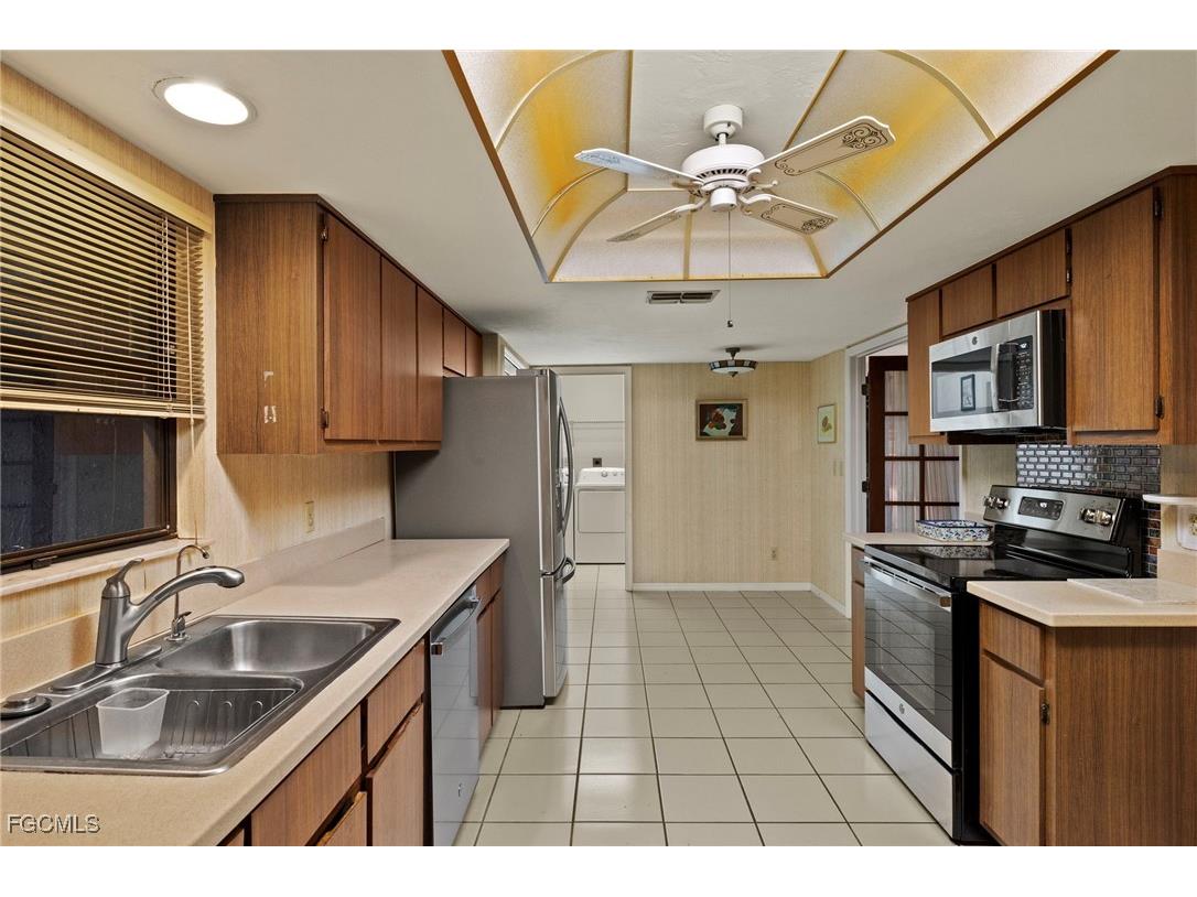 5665 Arvine Circle Fort Myers FL 33919 2026003338 image8