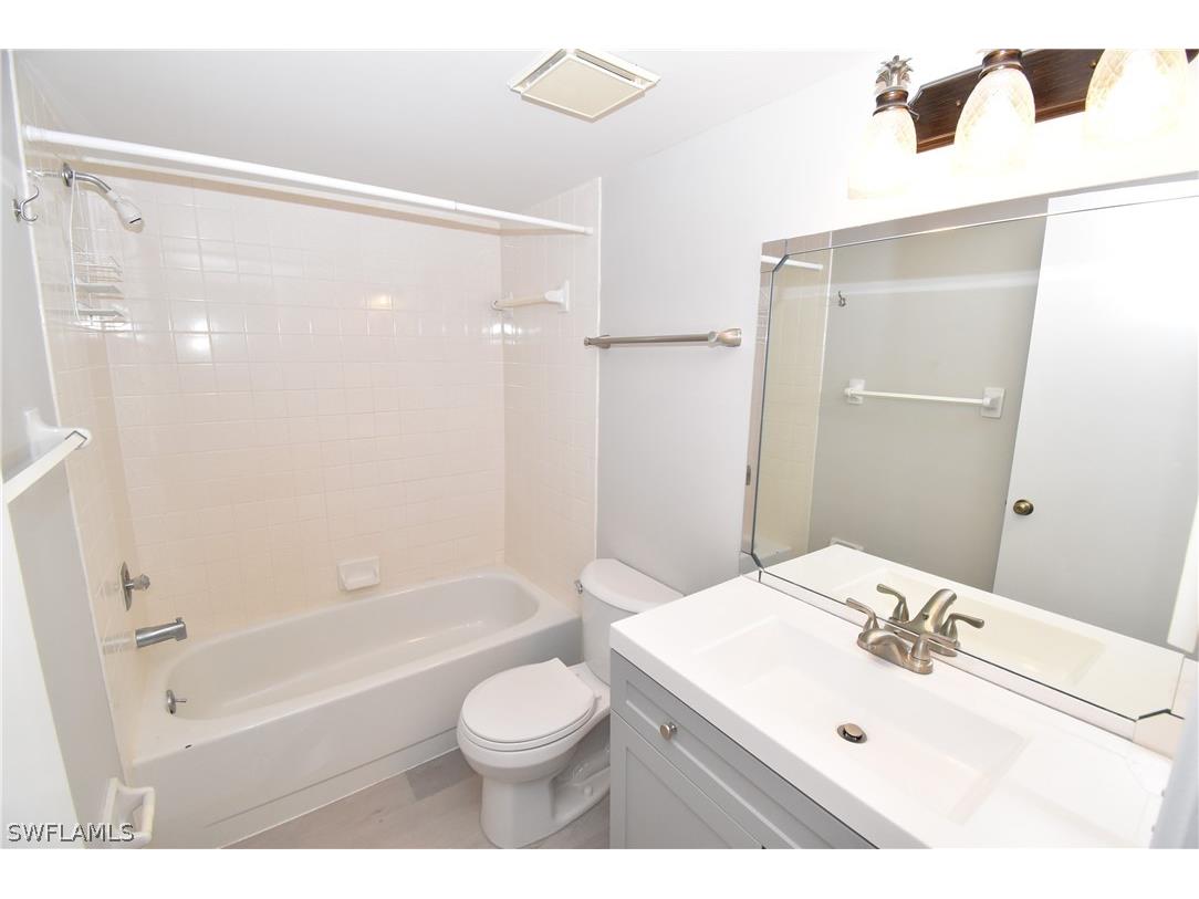 5667 Rattlesnake Hammock Road #B-205 Naples FL 34113 226005987 image18