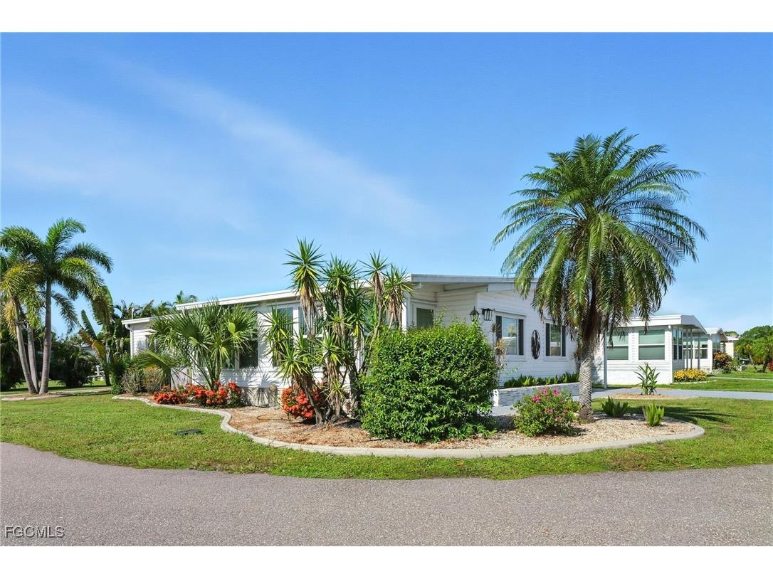 5672 Captain John Smith Loop North Fort Myers FL 33917 2025004934 image1