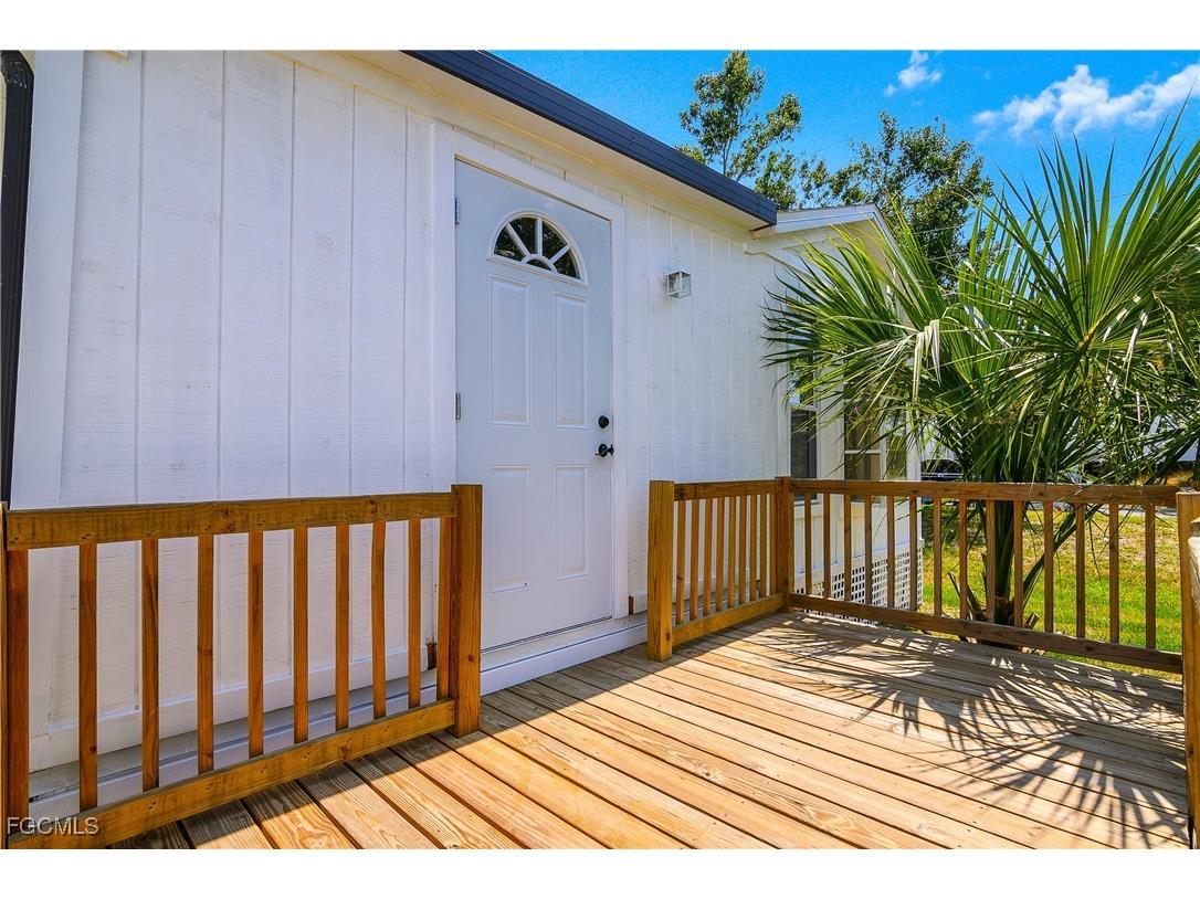 5675 Pine Island Road NW Bokeelia FL 33922 2025012011 image1