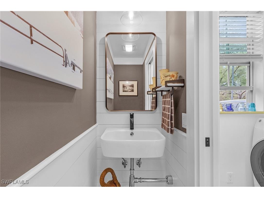 5677 Cove Circle Naples FL 34119 225072705 image10