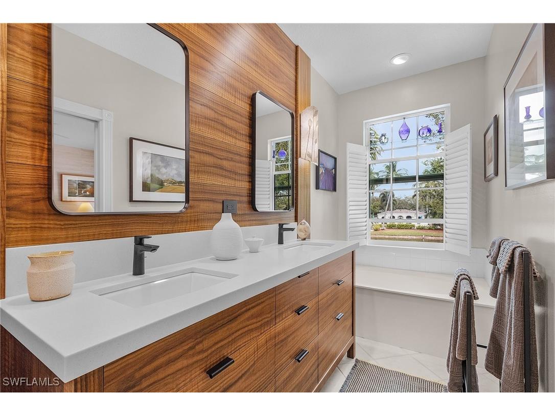 5677 Cove Circle Naples FL 34119 225072705 image19