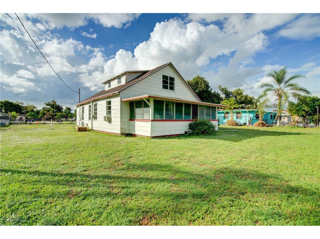 568 Prospect Avenue Fort Myers FL 33905 2025021781 image1