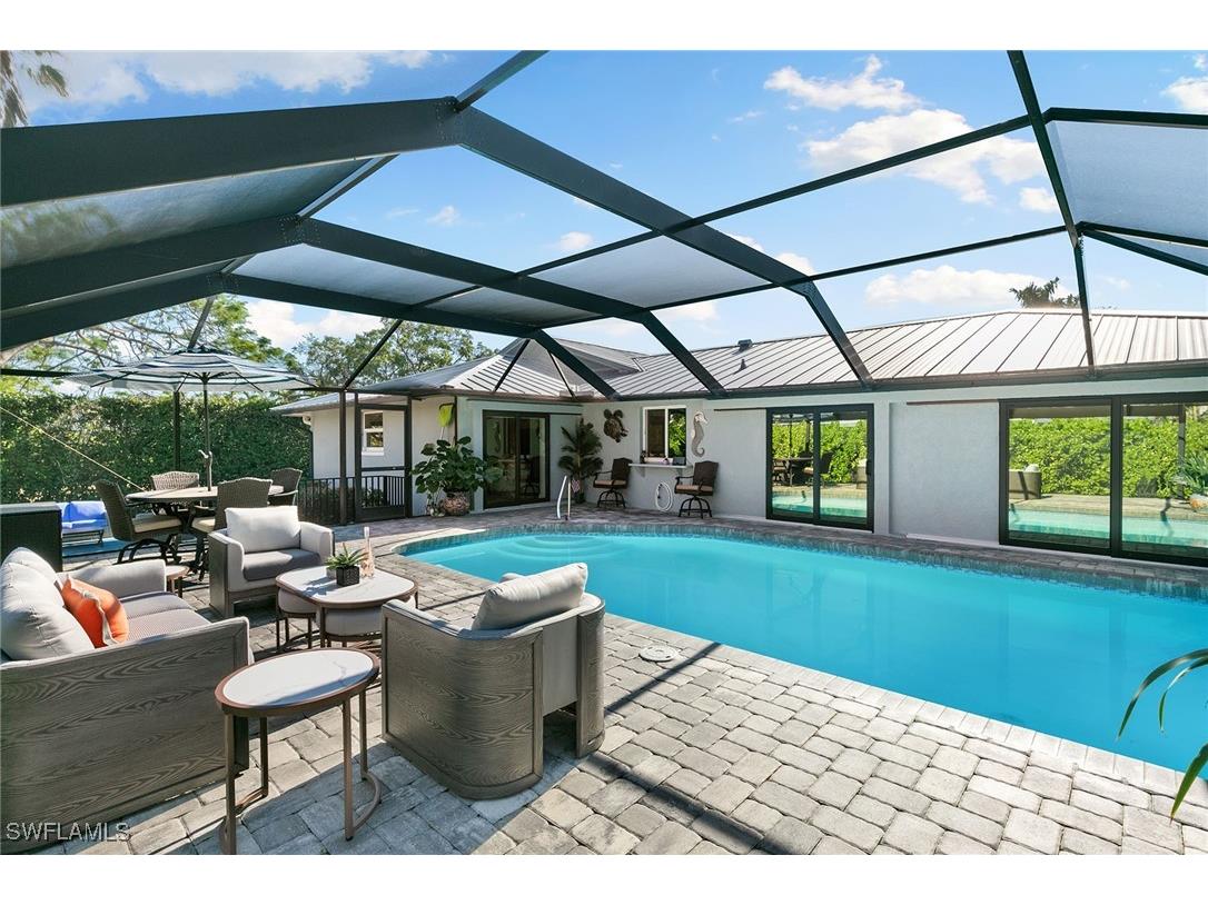 568 Tigertail Court Marco Island FL 34145 225080933 image1