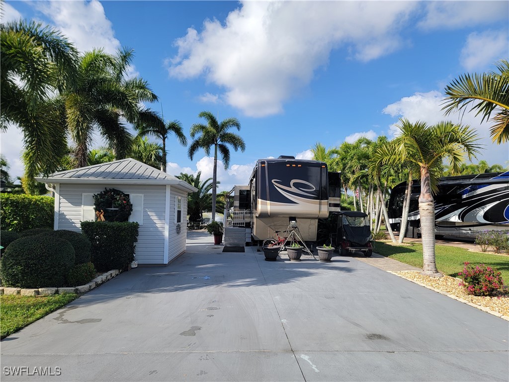 5680 Brightwood Drive Fort Myers FL 33905 225021446 image1