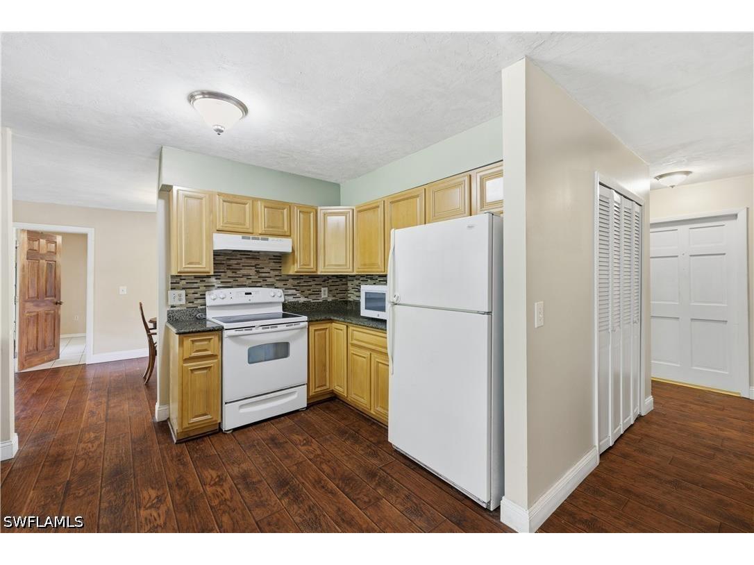 5681 Bur Oaks Lane Naples FL 34119 226014148 image17