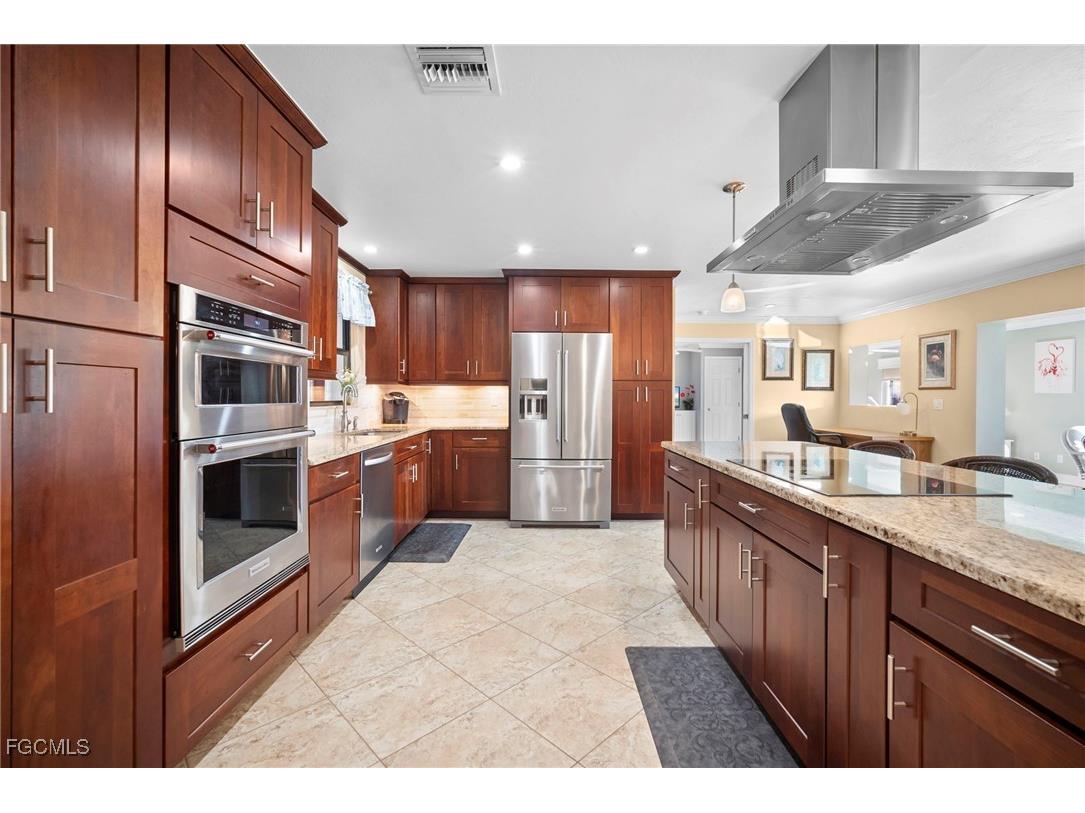 5688 Arvine Circle Fort Myers FL 33919 2025020741 image4