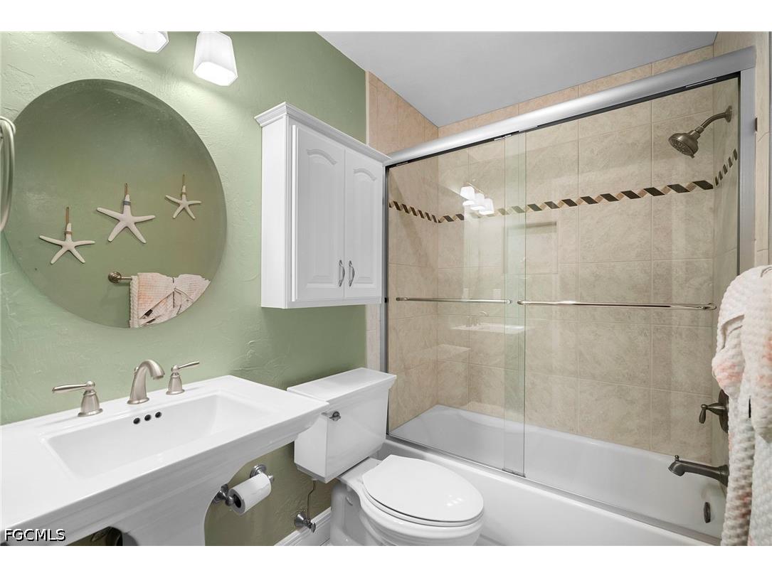 5688 Arvine Circle Fort Myers FL 33919 2026020060 image16