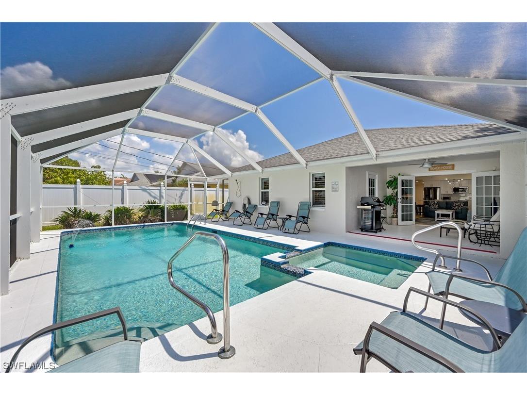 569 102nd Avenue N Naples FL 34108 223027323 image1