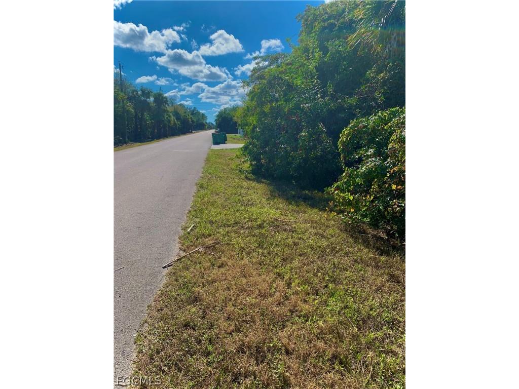 569 22nd Street NE Naples FL 34120 2026007830 image2