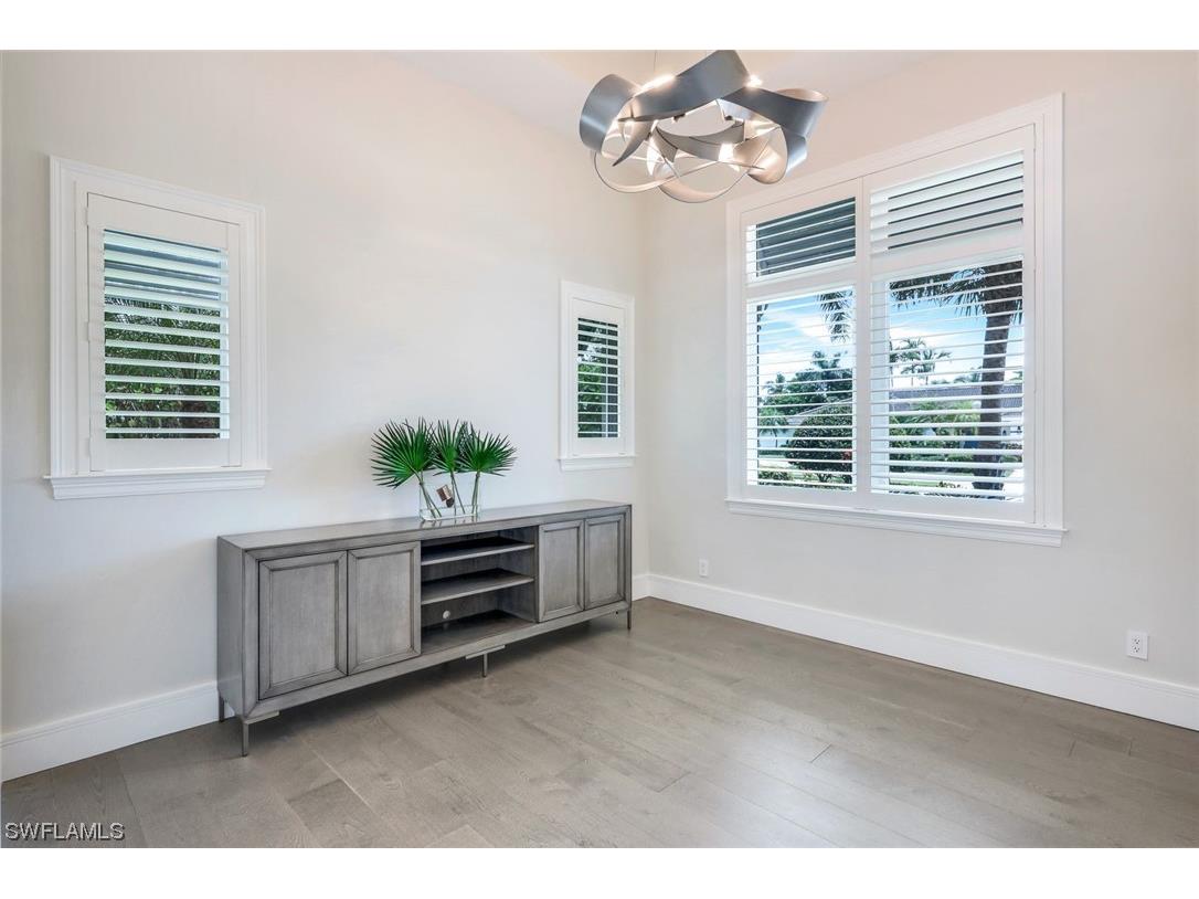 569 Neapolitan Way Naples FL 34103 223064341 image19