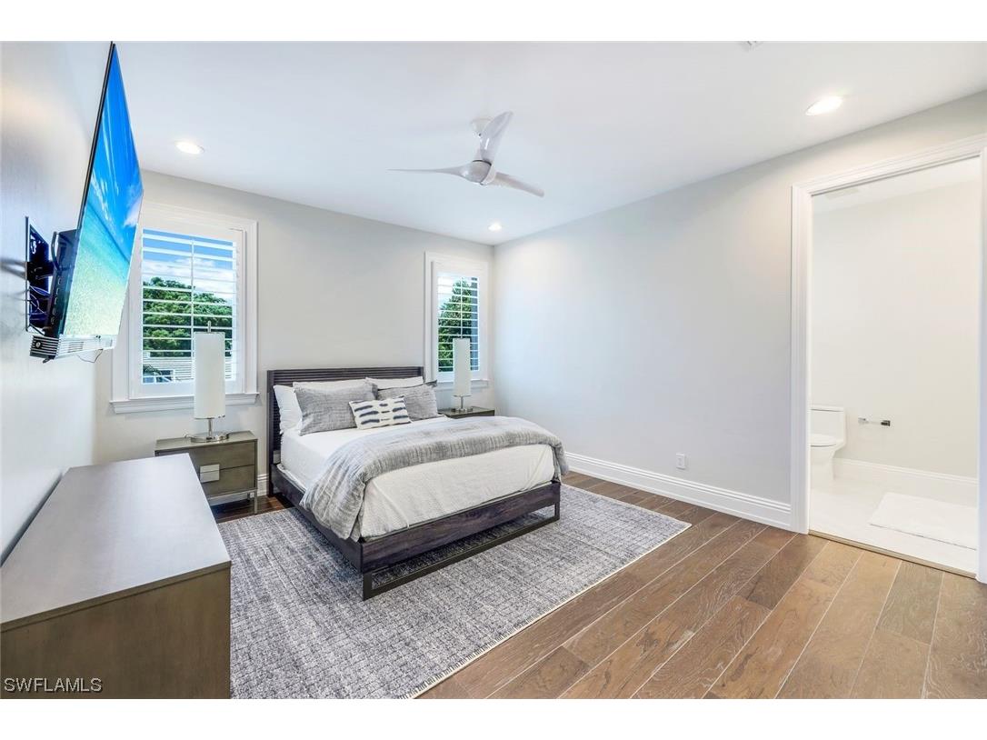 569 Neapolitan Way Naples FL 34103 223064341 image21