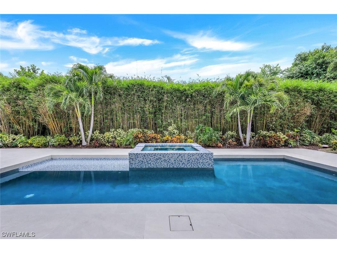 569 Neapolitan Way Naples FL 34103 223064341 image36