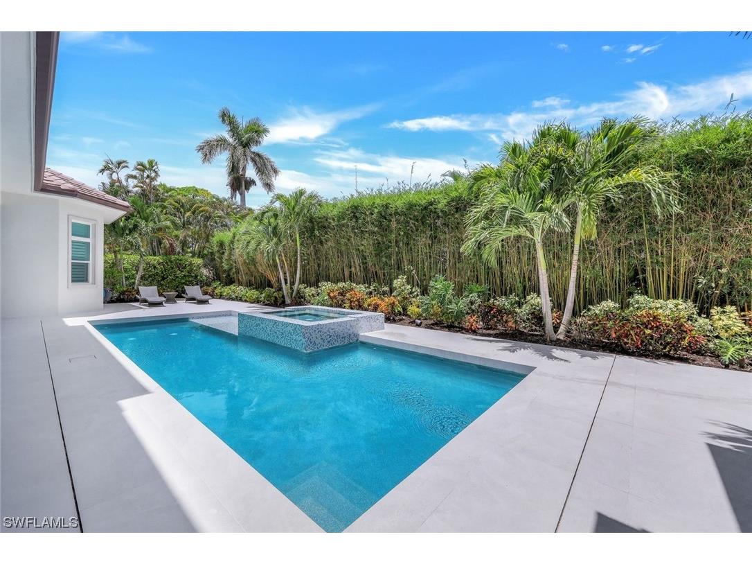 569 Neapolitan Way Naples FL 34103 223064341 image37