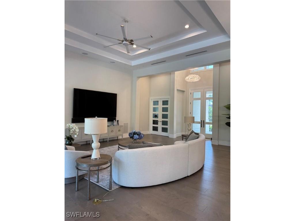 569 Neapolitan Way Naples FL 34103 223064341 image4