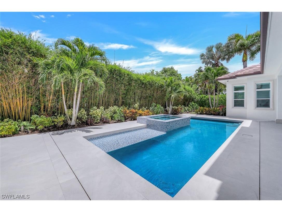 569 Neapolitan Way Naples FL 34103 223064341 image42