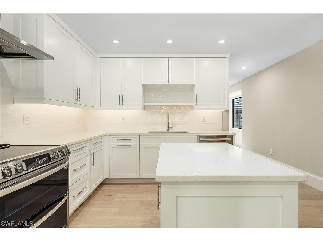 569 Park Shore Drive #G-5 Naples FL 34103 223072491 image1