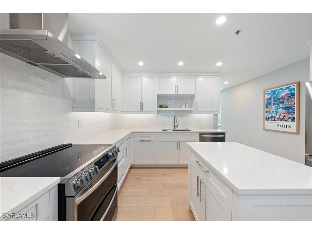 569 Park Shore Drive #G5 Naples FL 34103 225079799 image16