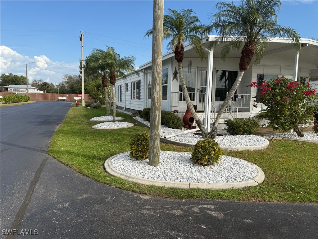 569 Winning Way North Fort Myers FL 33917 225017293 image1