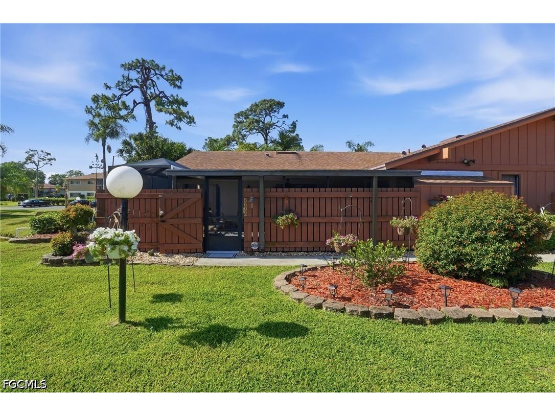 5692 Foxlake Drive North Fort Myers FL 33917 2026017849 image1