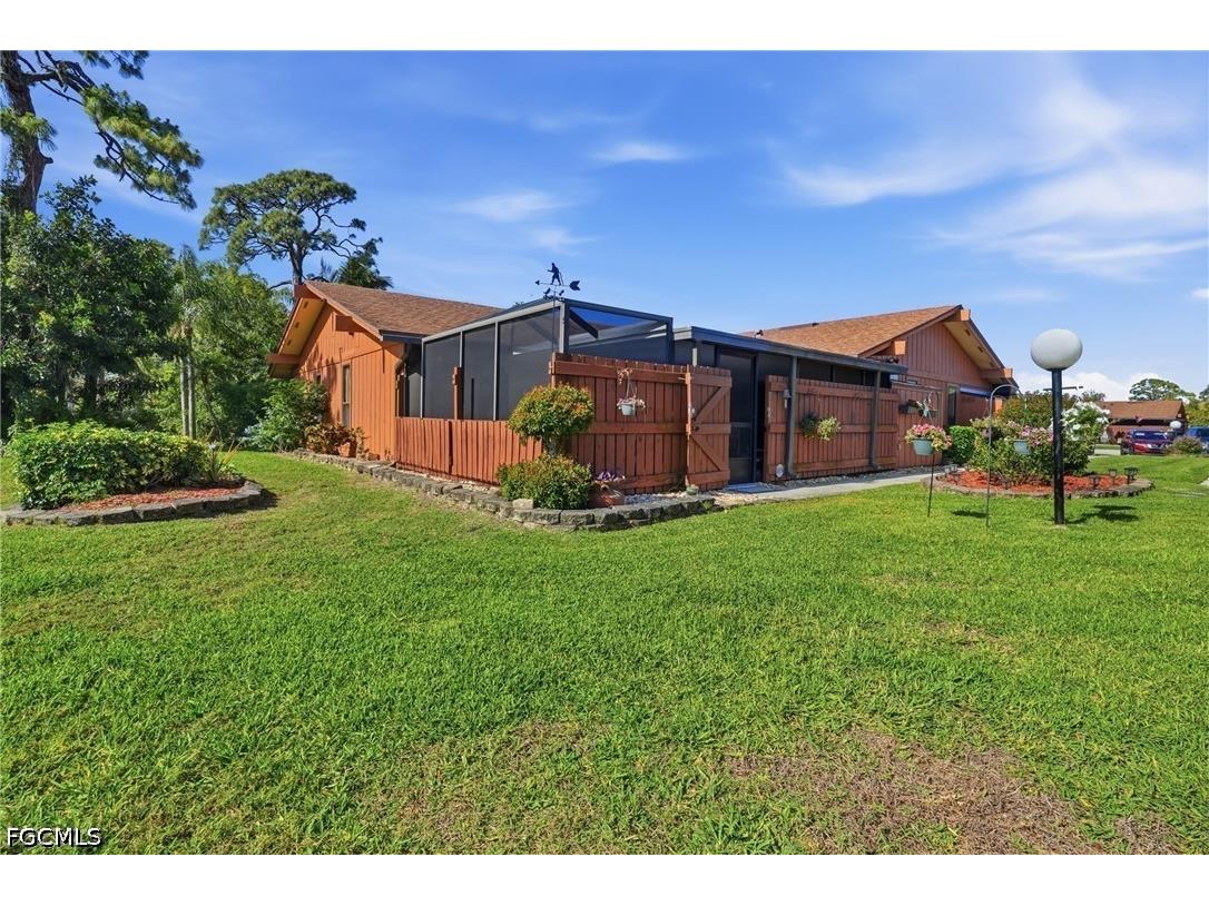 5692 Foxlake Drive North Fort Myers FL 33917 2026017849 image2
