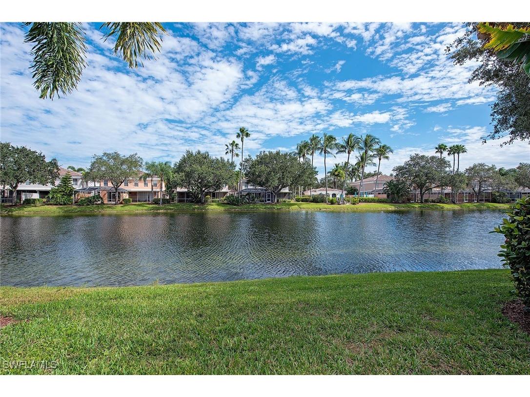5697 Cove Circle #42 Naples FL 34119 225081905 image4