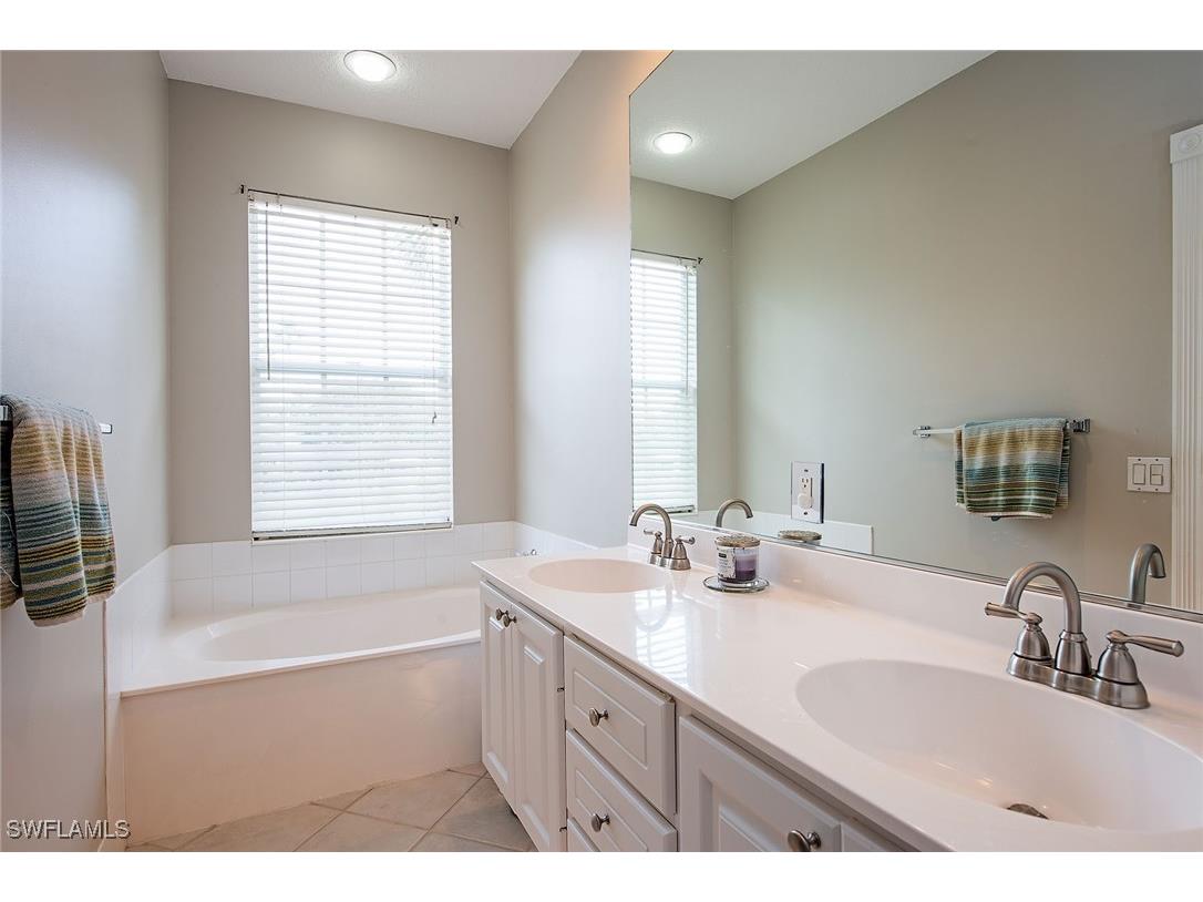 5697 Cove Circle #42 Naples FL 34119 225081905 image9