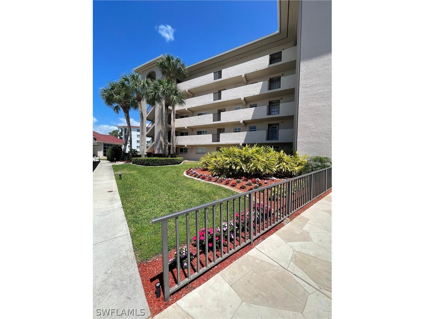 57 High Point Circle W #104 Naples FL 34103 226007314 image18
