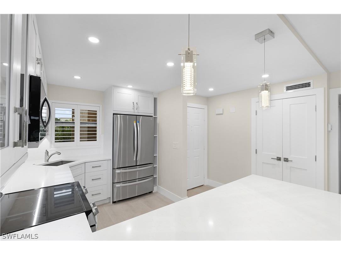 57 High Point Circle W #104 Naples FL 34103 226007314 image8