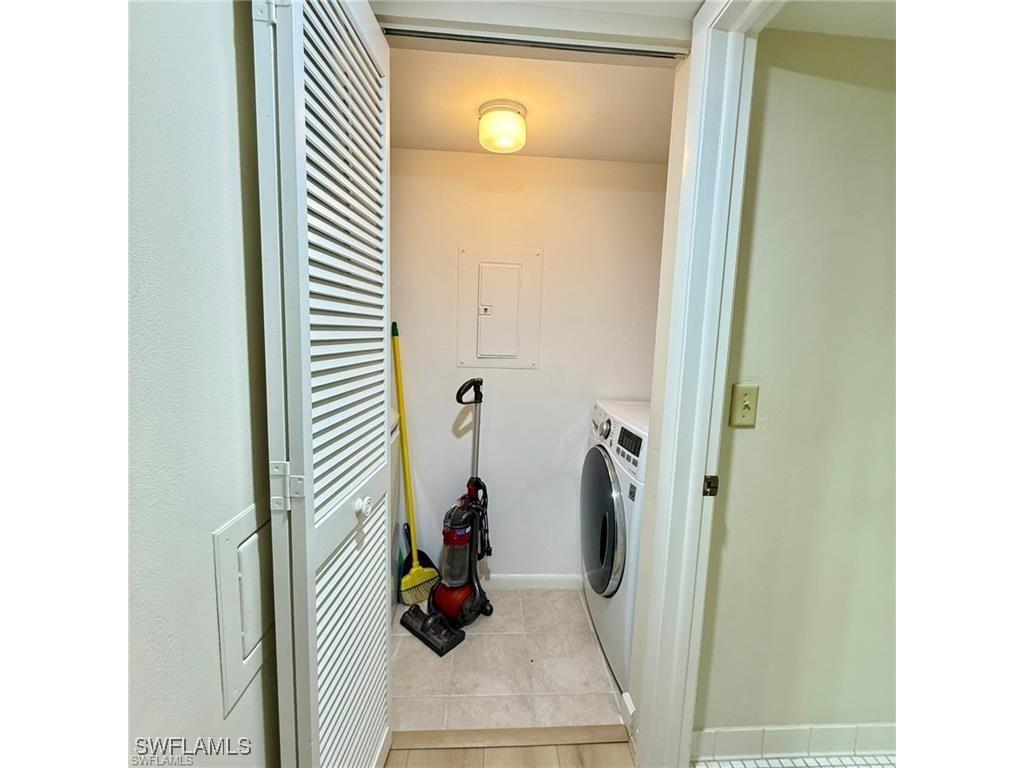 57 High Point Circle W #201 Naples FL 34103 225084356 image14